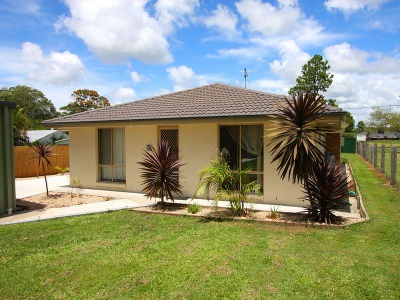 33 Middle Street, Woombah NSW 2469