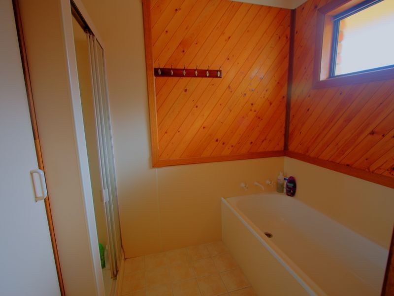 8 Iona Close, Maclean NSW 2463