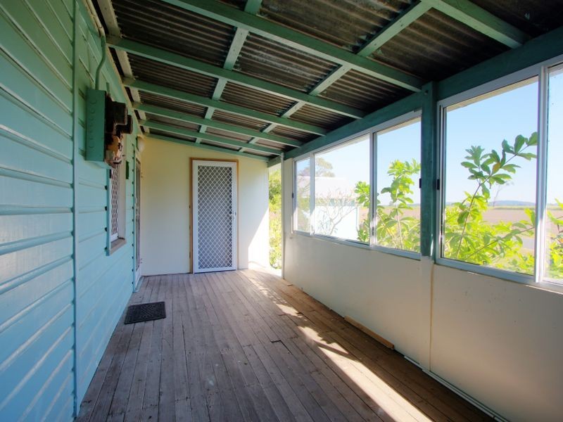 17 Middle Road, Palmers Island NSW 2463