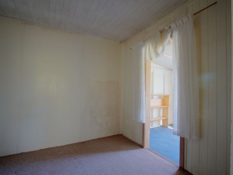 17 Middle Road, Palmers Island NSW 2463