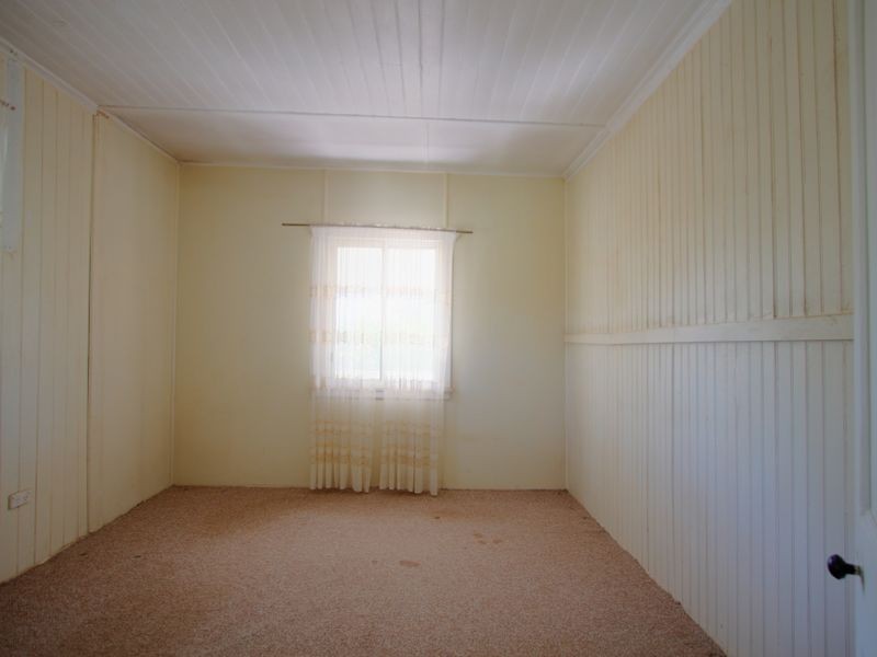 17 Middle Road, Palmers Island NSW 2463