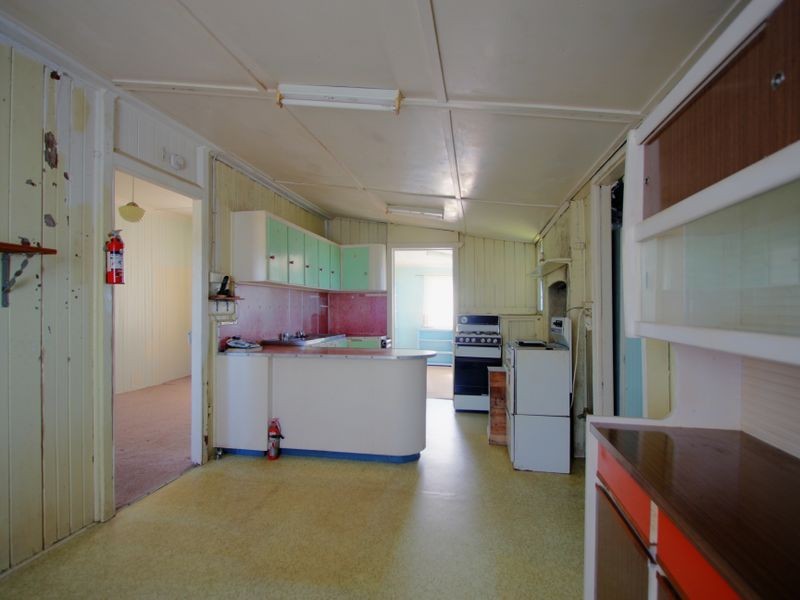 17 Middle Road, Palmers Island NSW 2463