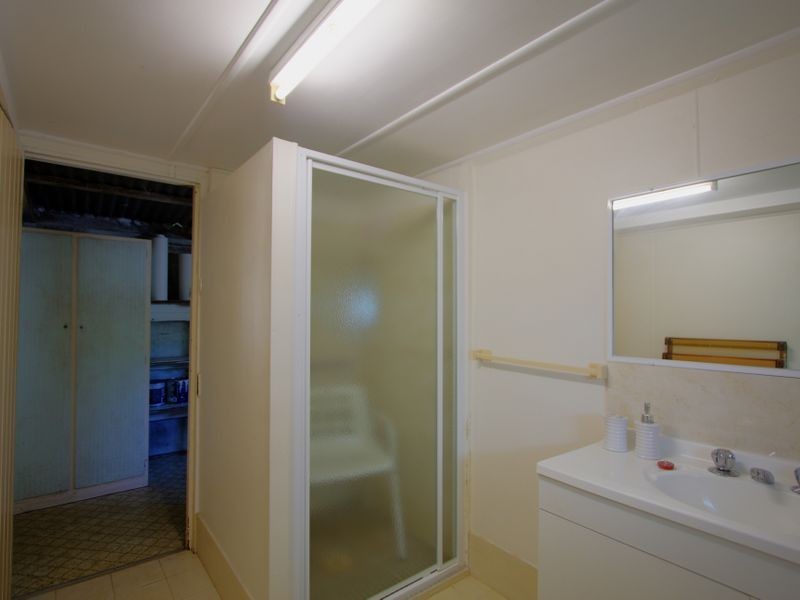 17 Middle Road, Palmers Island NSW 2463