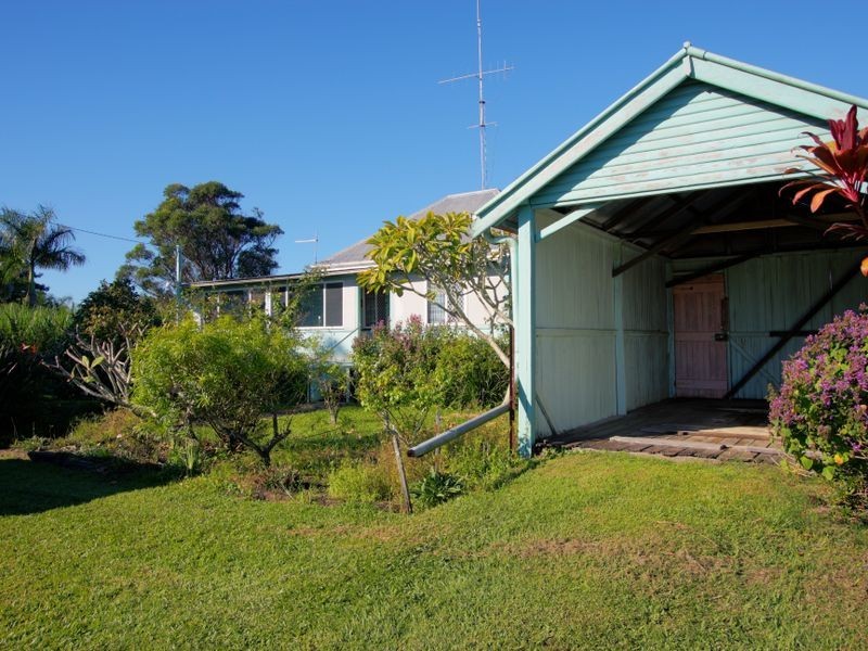 17 Middle Road, Palmers Island NSW 2463
