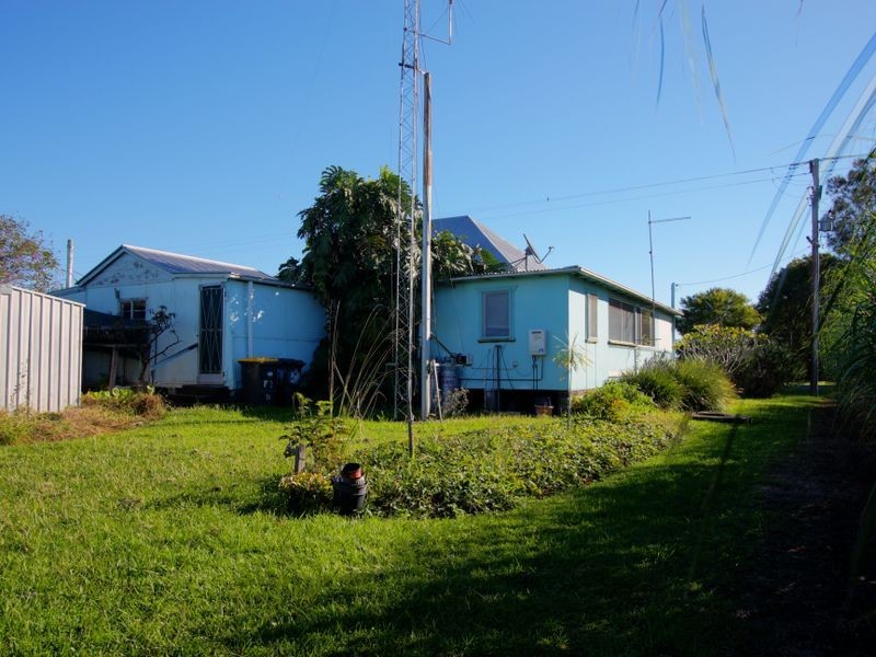 17 Middle Road, Palmers Island NSW 2463