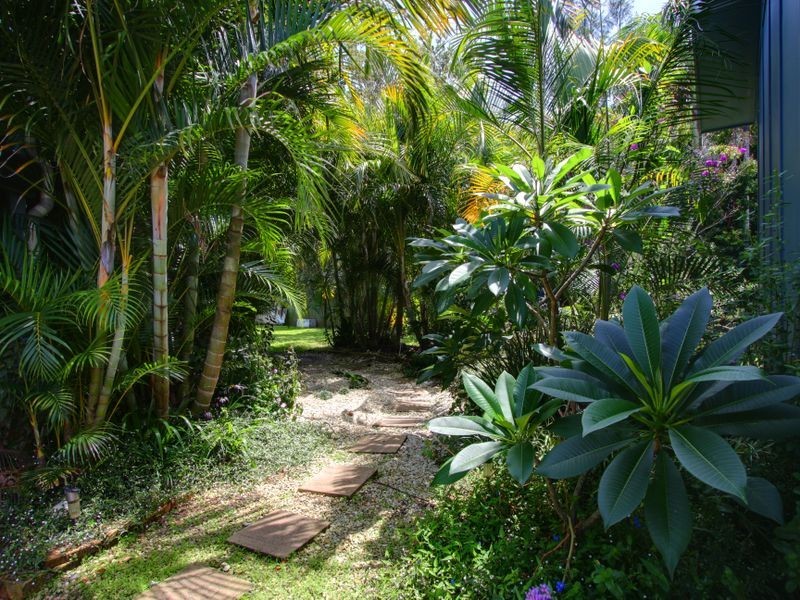 87 Middle Road, Palmers Island NSW 2463