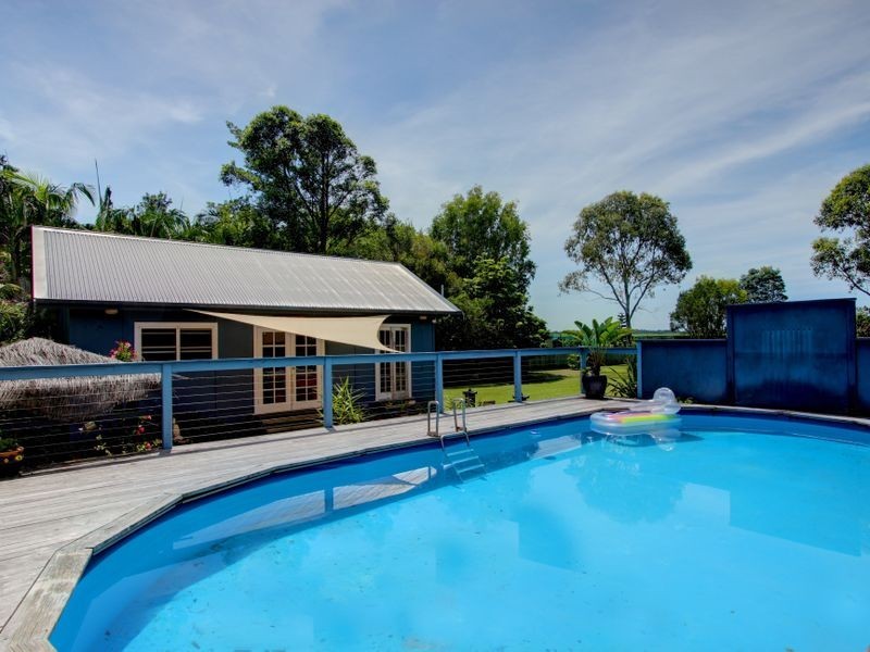 87 Middle Road, Palmers Island NSW 2463