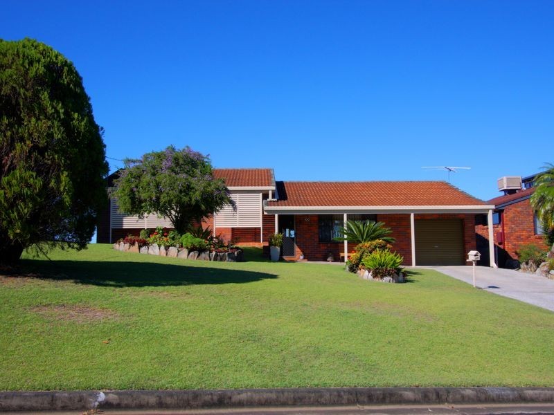 100 Wharf Street, Maclean NSW 2463