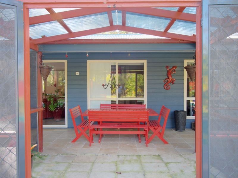 33 Emu Drive, Woombah NSW 2469