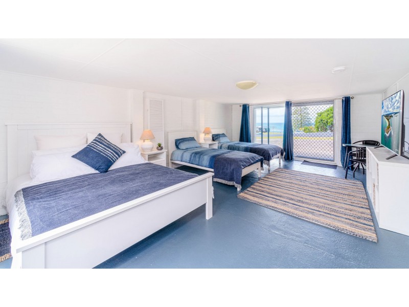 128 Ocean Road, Brooms Head NSW 2463