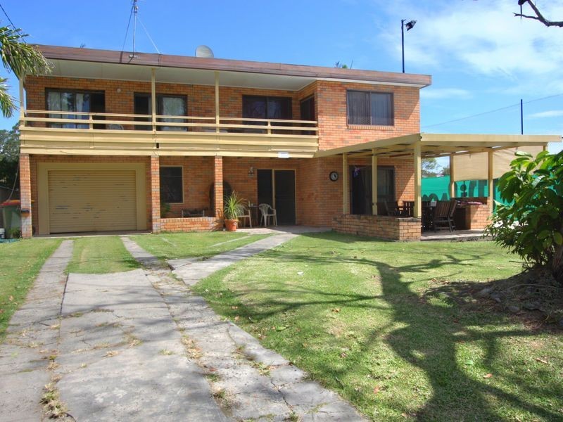 8 John Street, Maclean NSW 2463