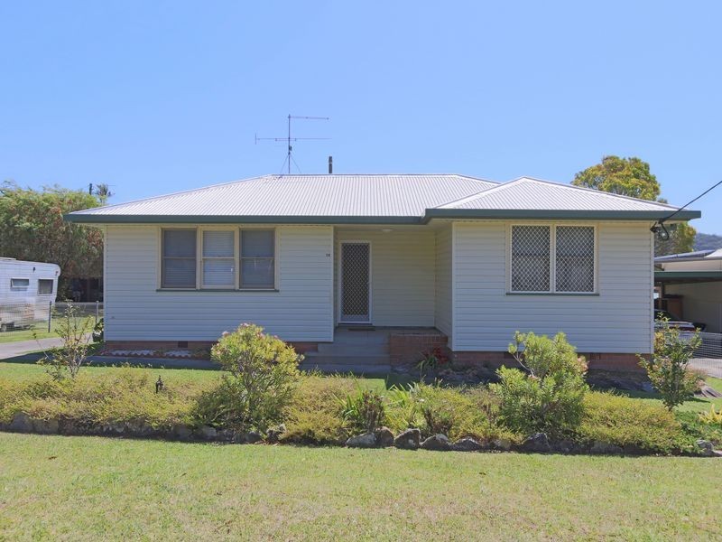 18 Roderick Street, Maclean NSW 2463
