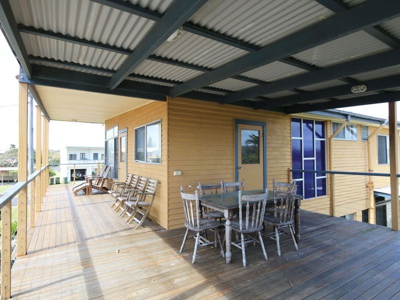 2 Heath Street, Brooms Head NSW 2463