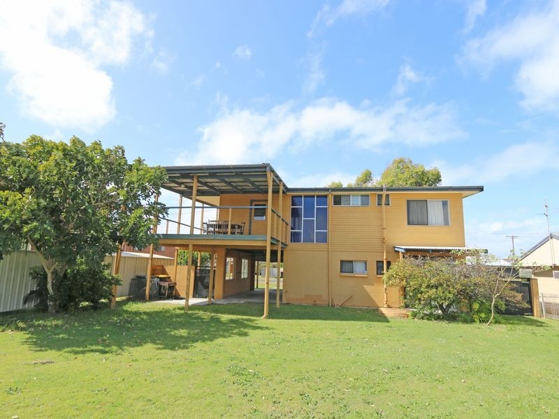 2 Heath Street, Brooms Head NSW 2463