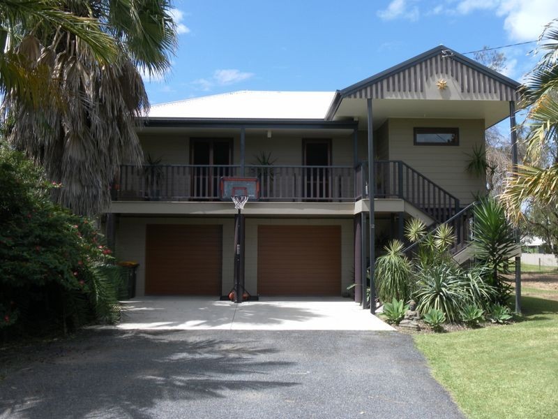 12 Dalley Street, Palmers Island,, Yamba NSW 2464