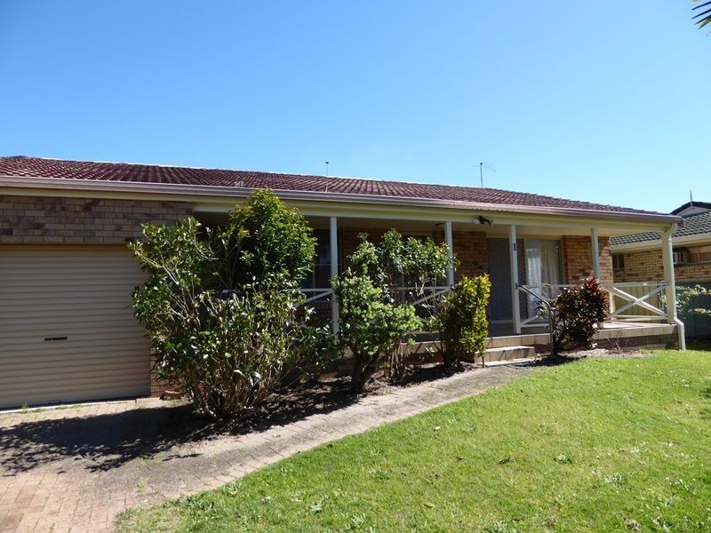 1 Barbara Close, Yamba NSW 2464