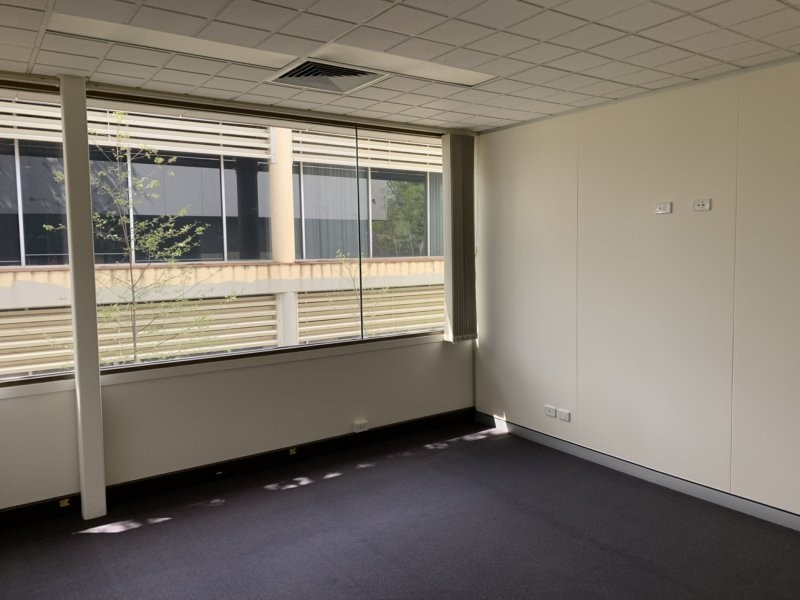Suite 5 Level 1/10 Thesiger Court, Deakin ACT 2600