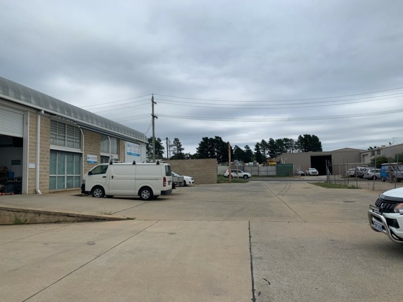 Unit 1 & 2/3 Sleigh Place, Hume ACT 2620