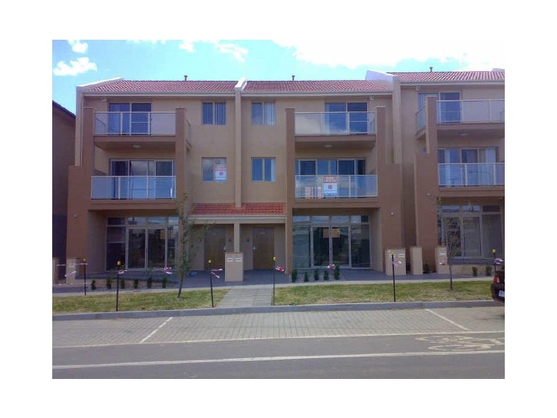 93 Anthony Rolfe Avenue, Gungahlin ACT 2912