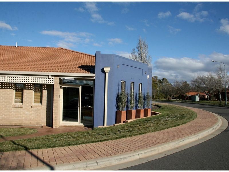 2/8 Montford Crescent, Lyneham ACT 2602