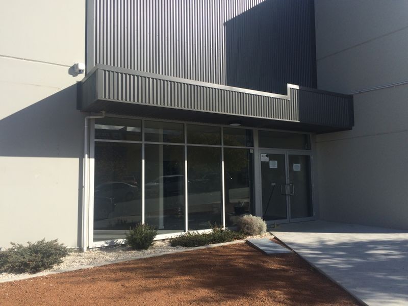 1/4 Pelle Street, Mitchell ACT 2911