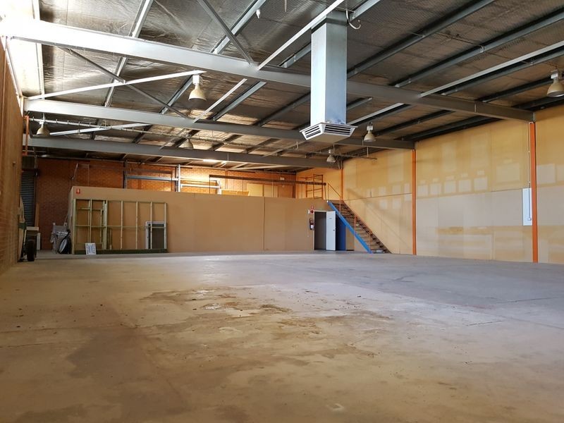 51 Kendall Avenue, Queanbeyan NSW 2620