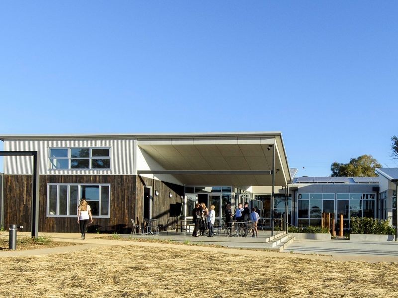 Cafe/90 Stockdill Drive, Holt ACT 2615
