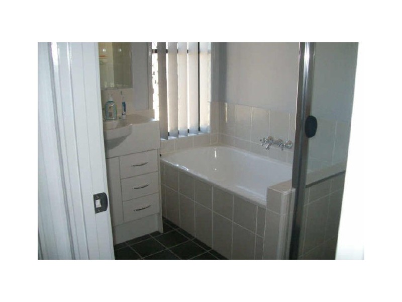 24-26 Gumview Cres, Jimboomba QLD 4280