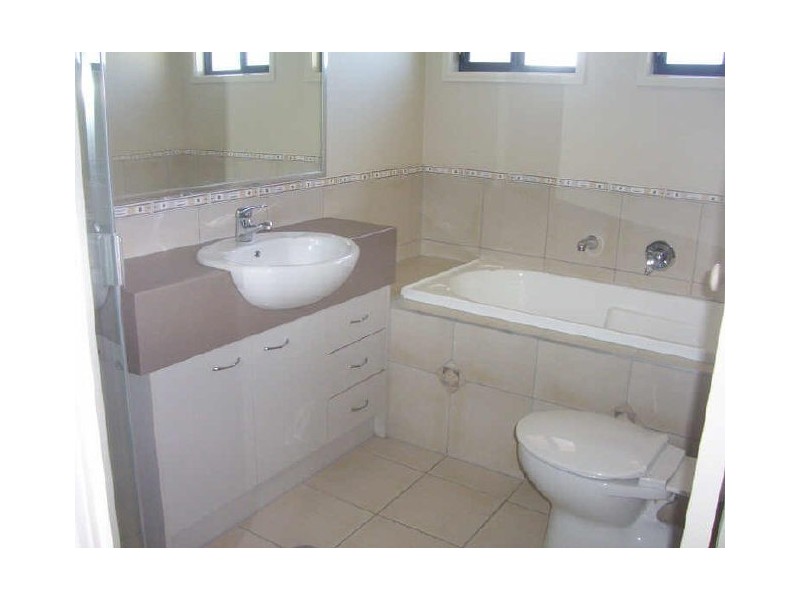 4 Sandy Cove Place, Redland Bay QLD 4165