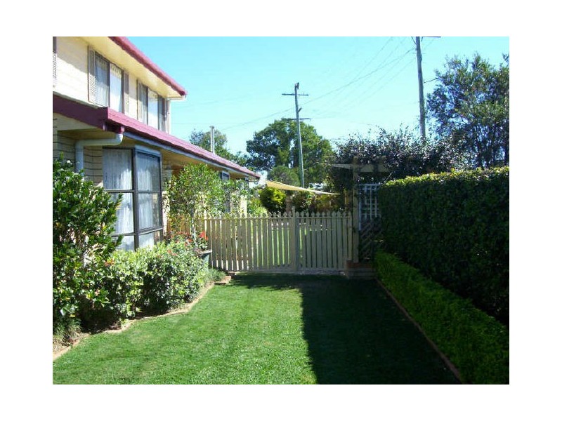 4 Wattle Street, Beaudesert QLD 4285