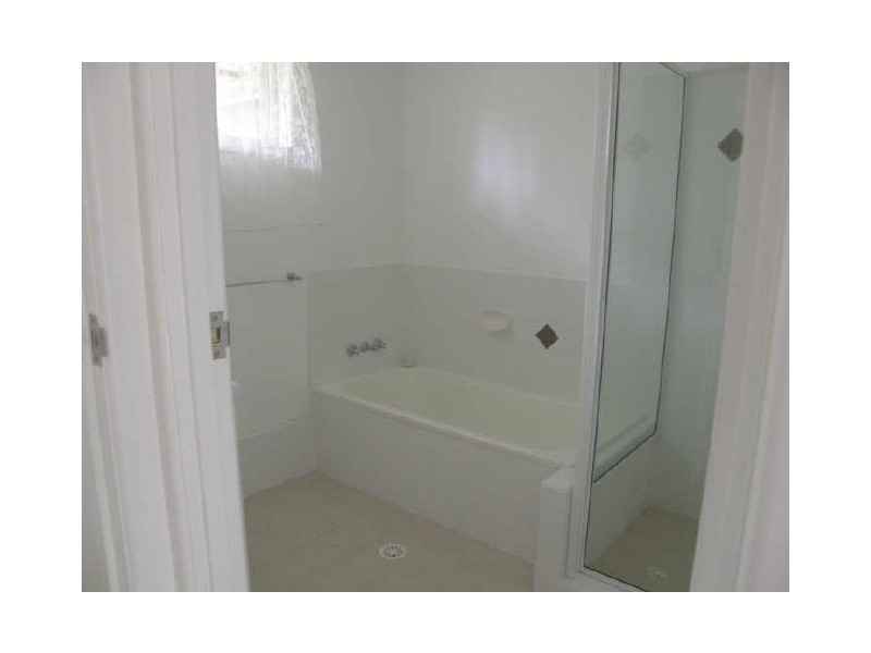 6 Shanahan Street, Redland Bay QLD 4165