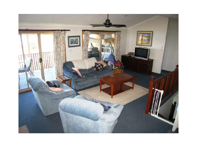 69 Broadwater Drive, Saratoga NSW 2251