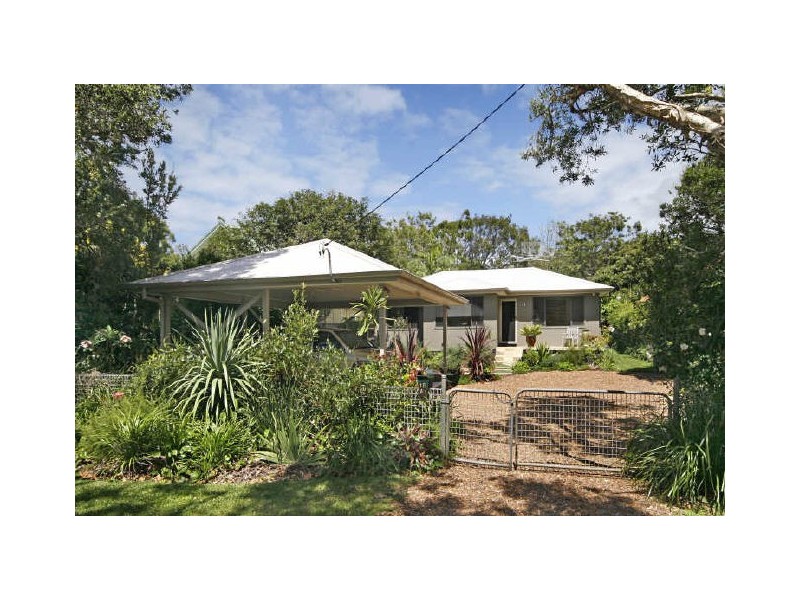 18 Three Points Avenue, Macmasters Beach NSW 2251