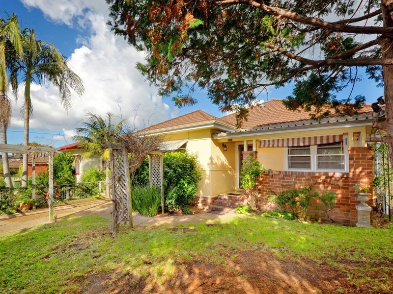 208 Forest Road, Gymea Bay NSW 2227