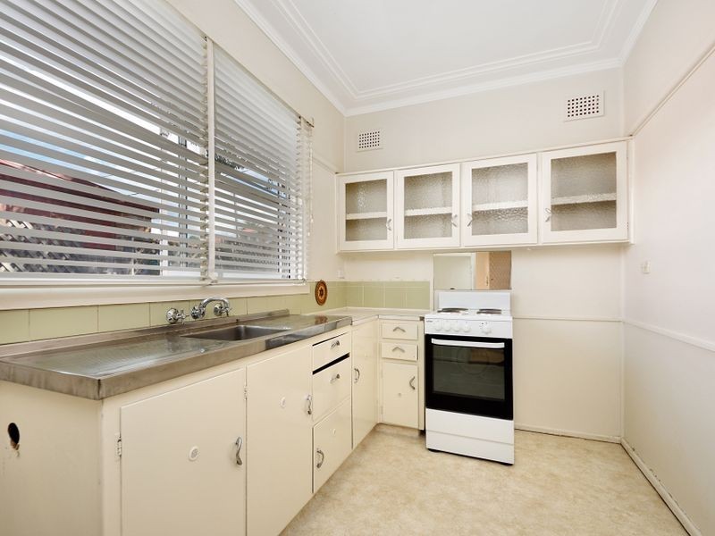 208 Forest Road, Gymea Bay NSW 2227