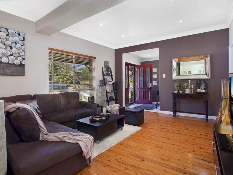 188 Oak Road, Kirrawee NSW 2232