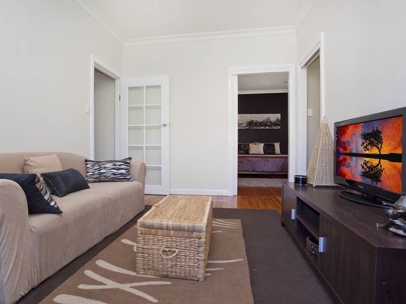 188 Oak Road, Kirrawee NSW 2232