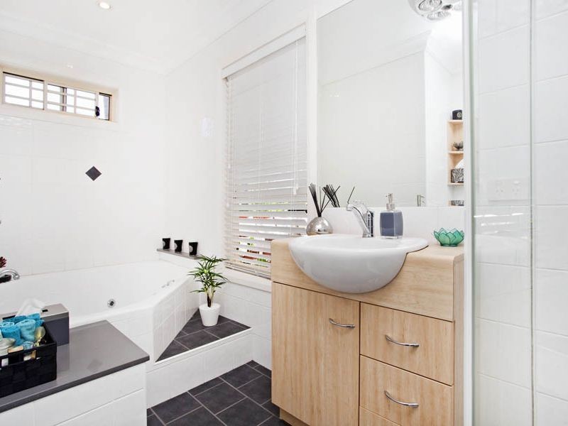 188 Oak Road, Kirrawee NSW 2232