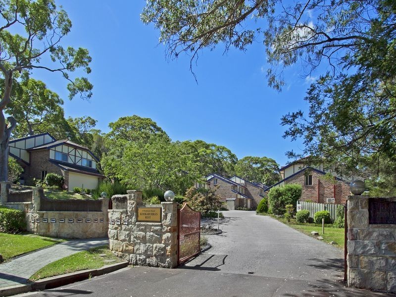 15/2 Wollybutt Road, Engadine NSW 2233