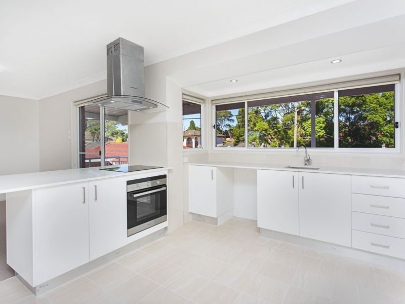 6 Nyngan Place, Miranda NSW 2228