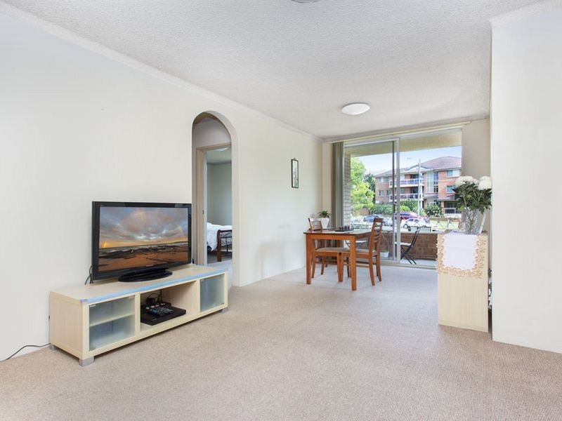 1/24 Kiora Rd, Miranda NSW 2228