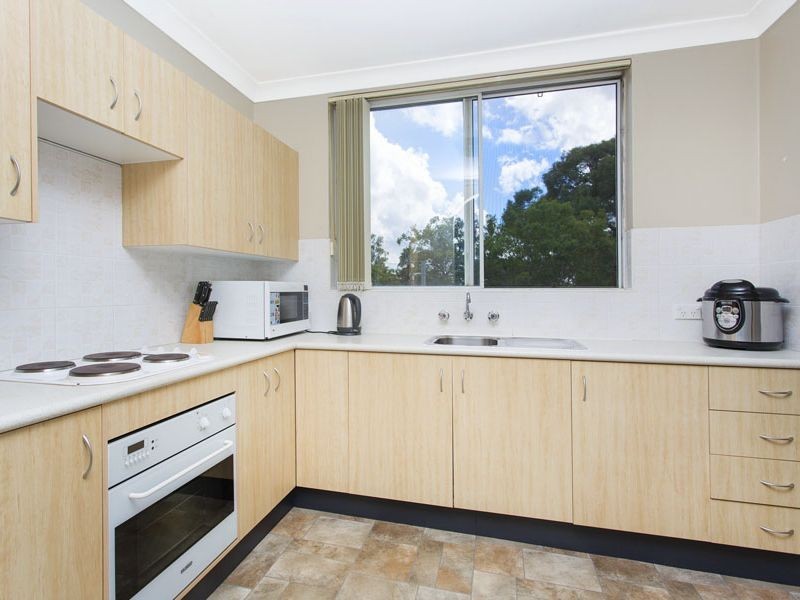 1/24 Kiora Rd, Miranda NSW 2228