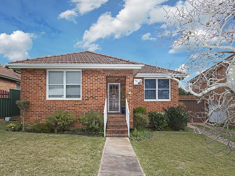 19 Karoola Crescent, Caringbah NSW 2229