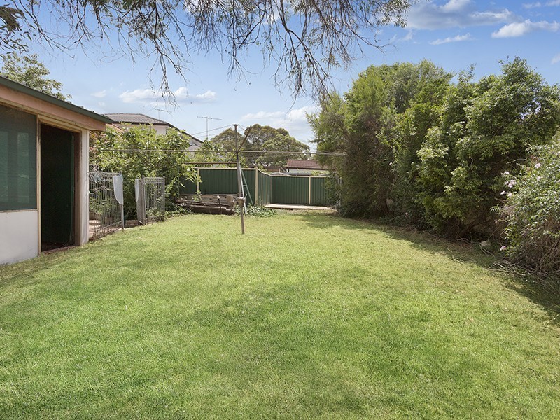 9 Auburn Road, Regents Park NSW 2143