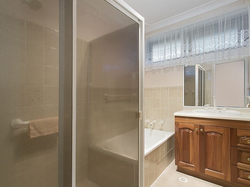 8 Lola Place, Miranda NSW 2228