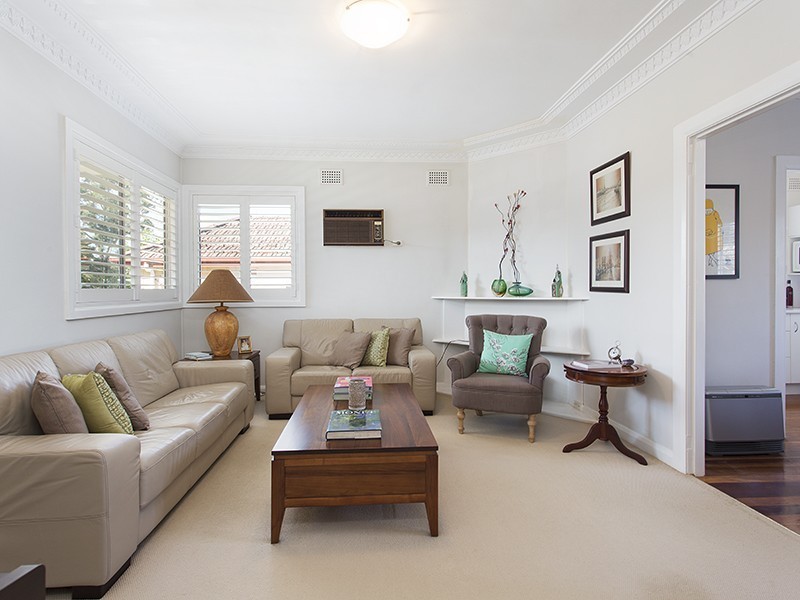 10 Durbar Avenue, Kirrawee NSW 2232