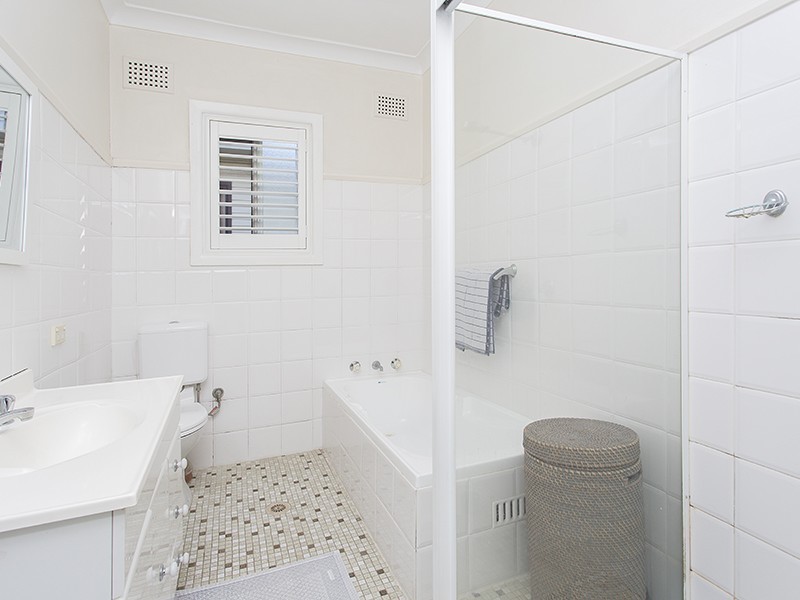 10 Durbar Avenue, Kirrawee NSW 2232