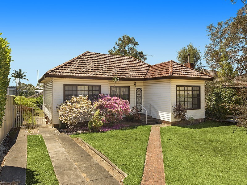 11 Forest Road, Yowie Bay NSW 2228