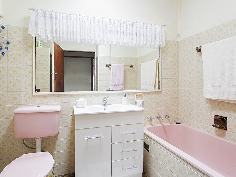 11 Forest Road, Yowie Bay NSW 2228