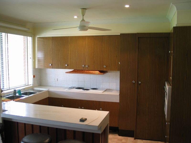 16 Queanbeyan Avenue, Miranda NSW 2228